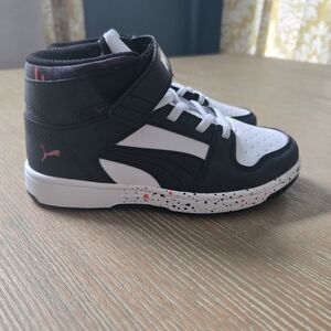 Puma Kids Shoes Size 1 (New)